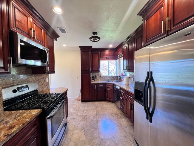 715 Washington Ave in Albany, CA - Building Photo - Building Photo