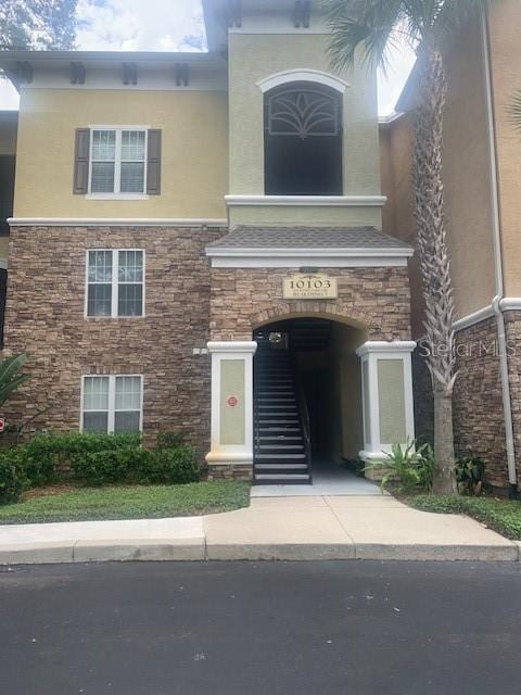 10103 Courtney Oaks Cir in Tampa, FL - Building Photo - Building Photo