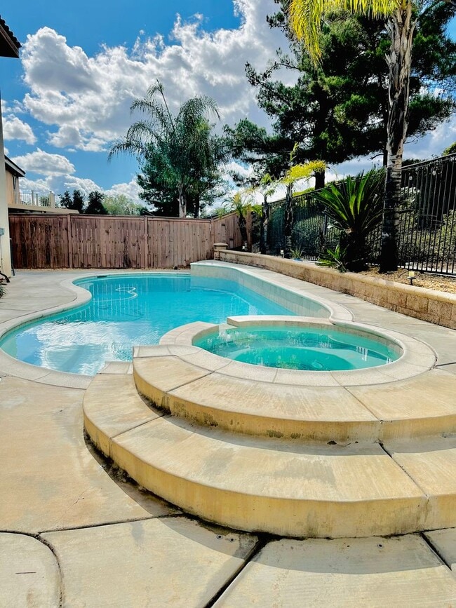 29140 Wrangler Dr in Murrieta, CA - Building Photo - Building Photo