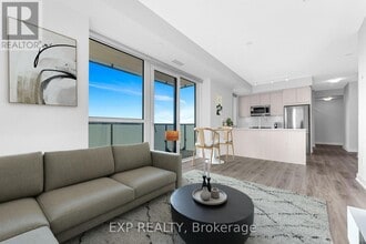 430 Square One Dr in Mississauga, ON - Building Photo - Building Photo