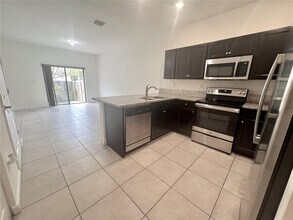 15001 SW 119th Ln in Miami, FL - Building Photo - Building Photo