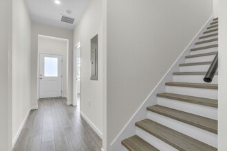 2549 Slim Haywood Ave in Tavares, FL - Building Photo - Building Photo