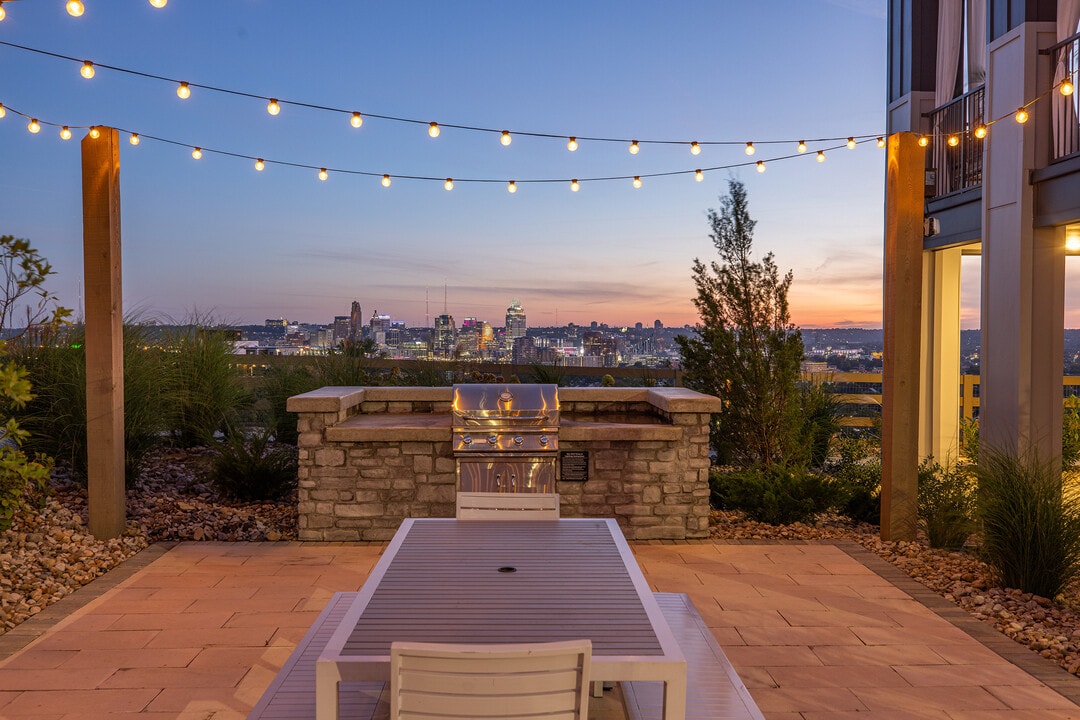 Tapestry Ridge in Covington, KY - Foto de edificio