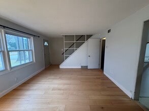 1824 Bailey Rd in Cuyahoga Falls, OH - Foto de edificio - Building Photo