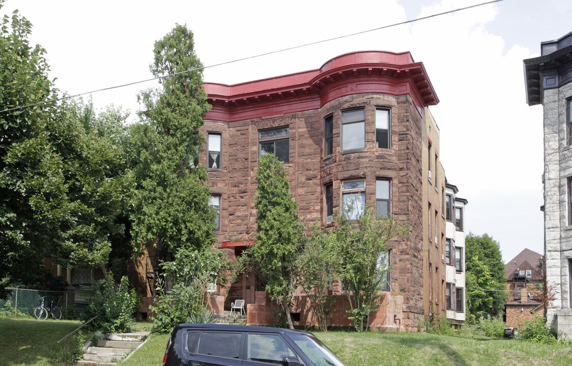 329 S Pacific Ave in Pittsburgh, PA - Foto de edificio