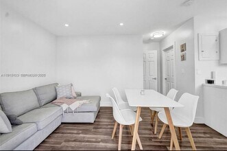 685 SW 7th Terrace in Dania Beach, FL - Building Photo - Building Photo