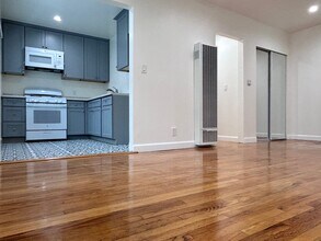 12012 Washington Pl, Unit #2 in Los Angeles, CA - Foto de edificio - Building Photo