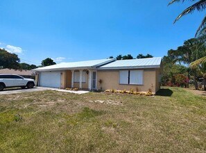 253 SE Verada Ave in Port St. Lucie, FL - Building Photo - Building Photo