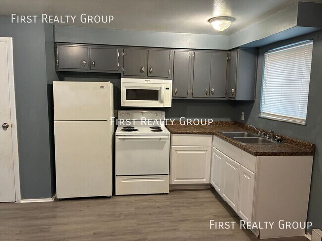 4909 Northcutt Pl in Dayton, OH - Building Photo - Building Photo