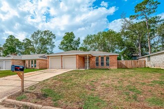 8619 Valley Forest Dr in Houston, TX - Building Photo - Building Photo