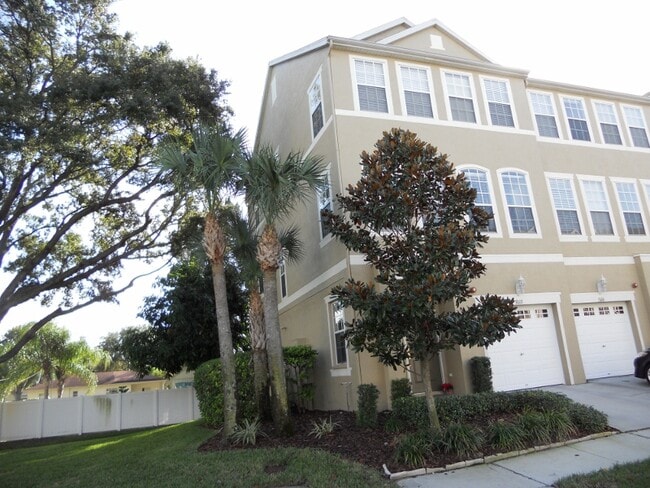 property at 3002 Pointeview Dr
