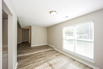 6270 Beethoven Cir in Riverdale, GA - Building Photo - Building Photo
