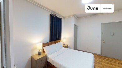 235 W 63rd St. in New York, NY - Building Photo - Building Photo