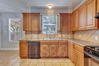 10013 Mount Rainier Dr in Austin, TX - Building Photo - Building Photo