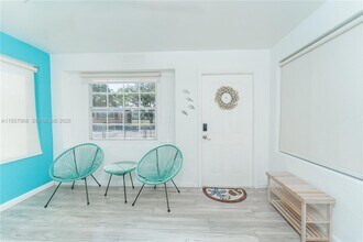 1215 NE 127th St, Unit 3 in North Miami, FL - Building Photo - Building Photo