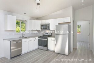 8939 N Fortune Ave in Portland, OR - Building Photo