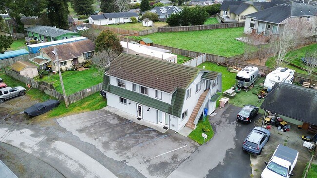 1153 Central Ave-Unit -Unit 1 in Mckinleyville, CA - Building Photo - Building Photo