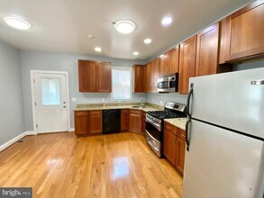 812 5th St NE in Washington, DC - Building Photo - Building Photo