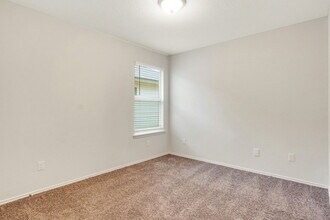 117 Nathaniel Dr in Taylor, TX - Building Photo - Building Photo