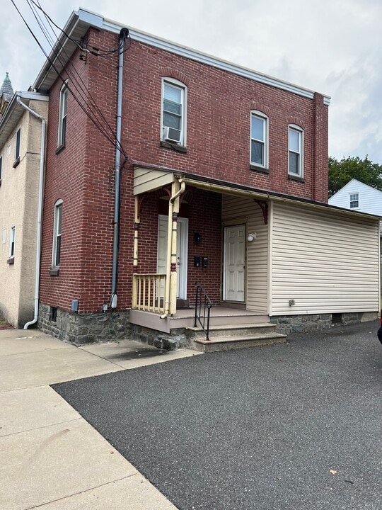 3 N Walnut St, Unit 3 in Boyertown, PA - Building Photo