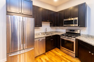 6136 S Ingleside Ave in Chicago, IL - Building Photo - Building Photo