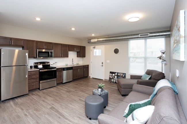Forest Avenue Village in Des Moines, IA - Foto de edificio - Interior Photo