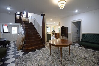 44 Winslow Rd, Unit 1 in Brookline, MA - Building Photo - Building Photo