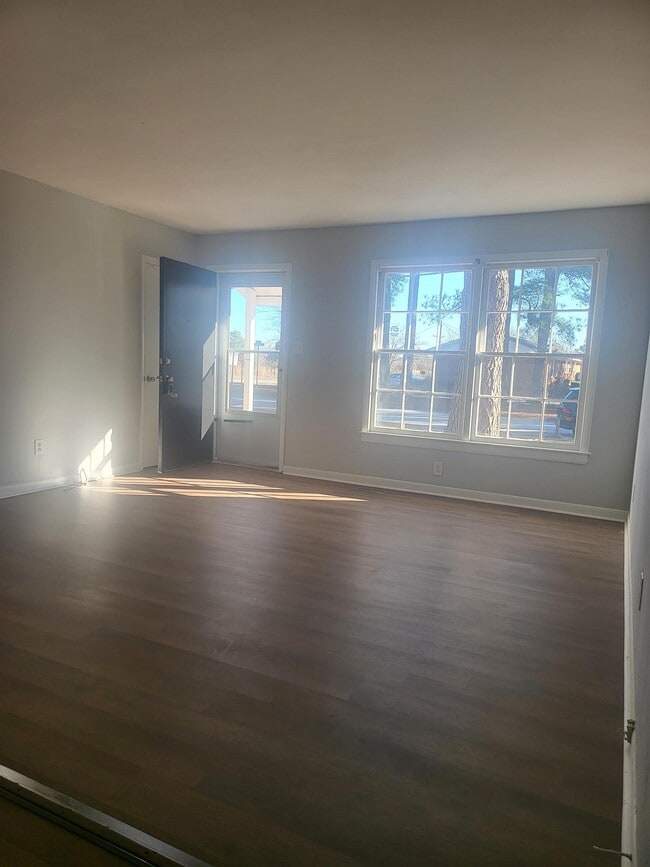 757 Goodyear Dr in Spring Lake, NC - Building Photo - Building Photo