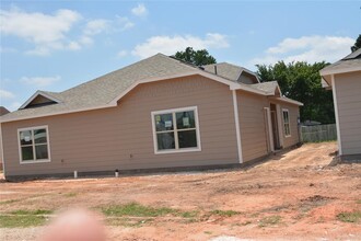 110 Will St in Willis, TX - Building Photo - Building Photo