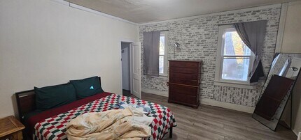 882 Locust Dr-Unit -1 in Roanoke, IN - Building Photo - Building Photo