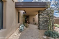 10397 Loving Tree Ln in Scottsdale, AZ - Foto de edificio - Building Photo