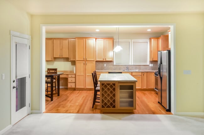 13123 NE 139th Ct in Kirkland, WA - Building Photo - Building Photo