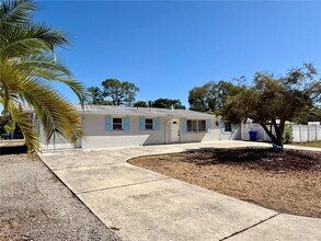 2990 10th St N in Naples, FL - Building Photo - Building Photo