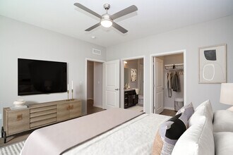 Meadowbrook in Dallas, TX - Building Photo - Building Photo