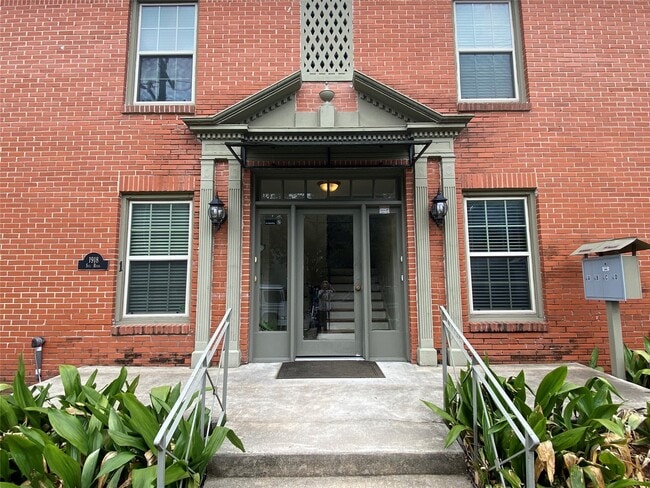 1918 Sul Ross St
