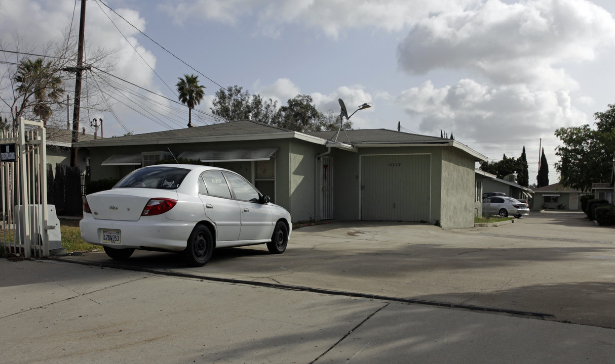 10229-10249 Almond Ave in Fontana, CA - Building Photo