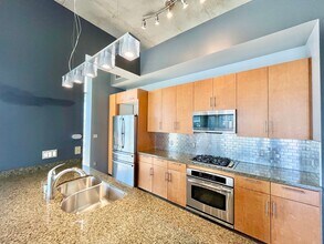 527 Tenth Ave in San Diego, CA - Building Photo - Building Photo