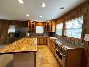 1019 7th St in Dickinson, TX - Building Photo - Building Photo