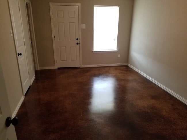 105 Crossfire Ct in Weatherford, TX - Building Photo - Building Photo