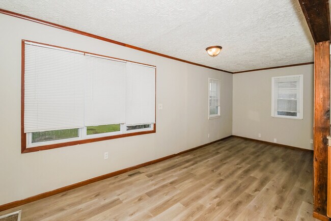 8107 Pillsbury Ave S in Minneapolis, MN - Foto de edificio - Building Photo