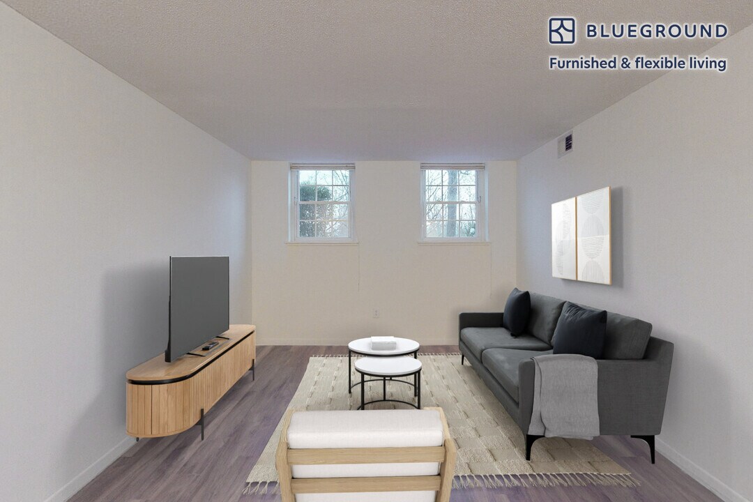 51 Keys Dr in Peabody, MA - Foto de edificio