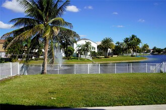 1471 NW 159th Ave in Pembroke Pines, FL - Building Photo - Building Photo