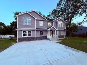 38 Nostrand Ave in Brentwood, NY - Building Photo - Building Photo