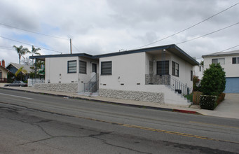 1708 Robinson Ave in San Diego, CA - Building Photo - Building Photo