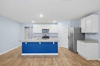 5598 Guinevere Ln in Milton, FL - Building Photo - Building Photo