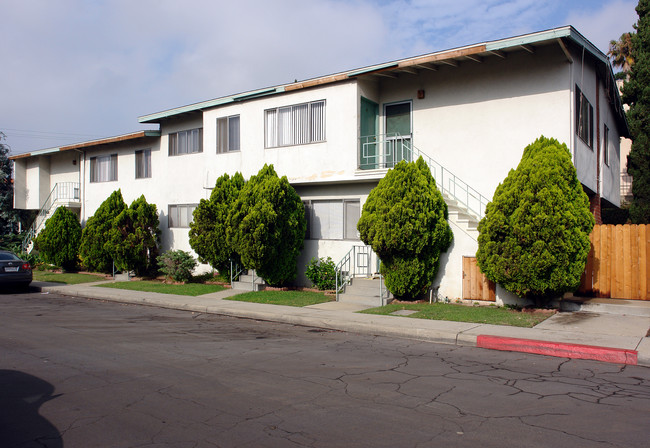 945 E Grand Ave in El Segundo, CA - Building Photo - Building Photo