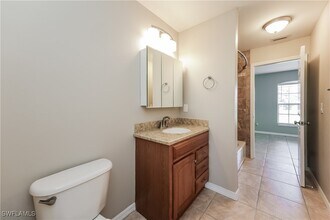 2614 SW 2nd Pl in Cape Coral, FL - Building Photo - Building Photo