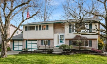 15002 108th Pl NE in Bothell, WA - Foto de edificio - Building Photo