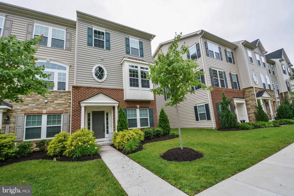 10561 Old Ellicott Cir in Ellicott City, MD - Building Photo