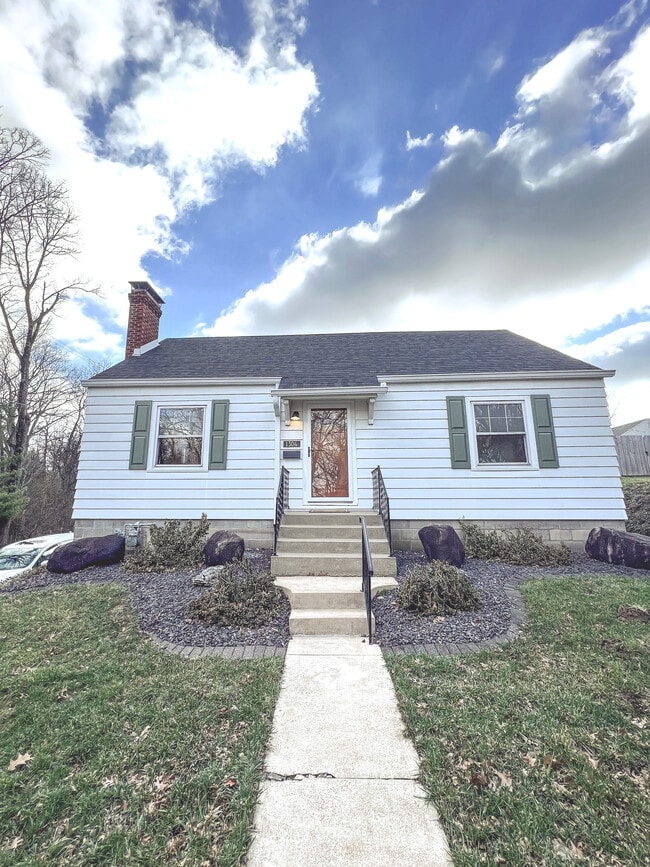 property at 1304 Grand Ave